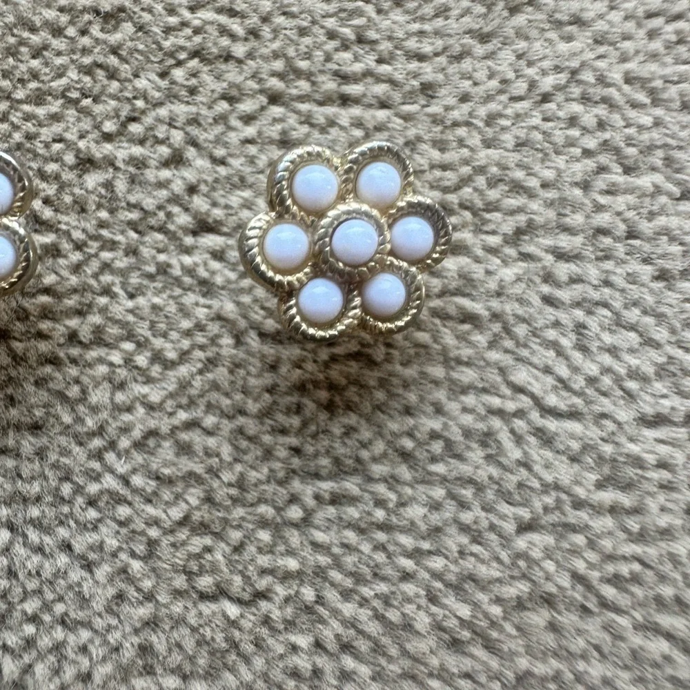 Stella and Dot Gold and White Flower Stud Earrings - Picture 3 of 7